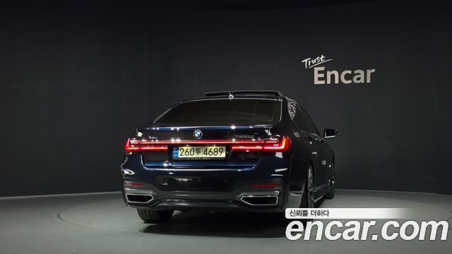 BMW 7-Series 2022 — photo 4