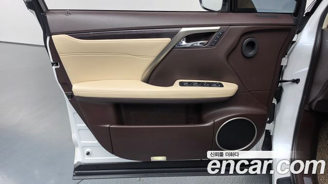 Lexus RX 2018 — photo 14