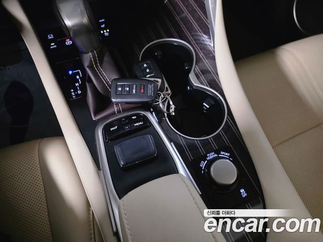 Lexus RX 2018 — photo 35
