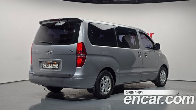 Hyundai Starex 2013 — photo 2