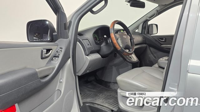 Hyundai Starex 2013 — photo 13