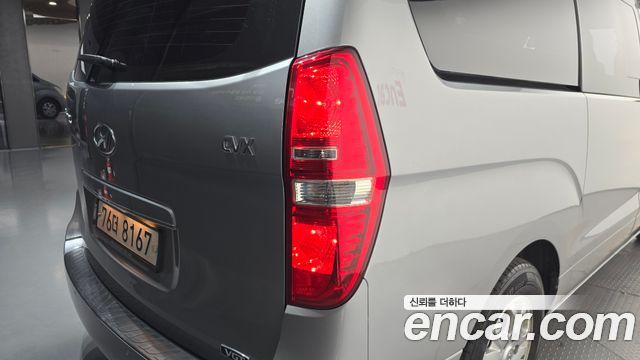 Hyundai Starex 2013 — photo 9