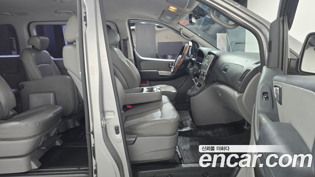 Hyundai Starex 2013 — photo 16