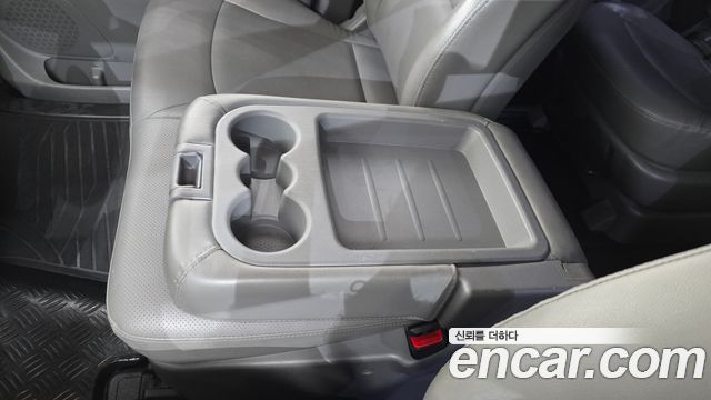 Hyundai Starex 2013 — photo 28