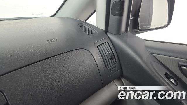 Hyundai Starex 2013 — photo 30