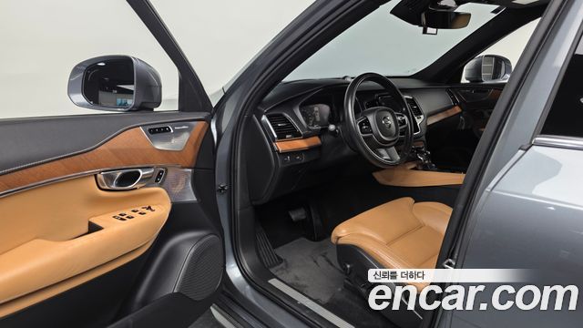 Volvo XC90 2018 — photo 13