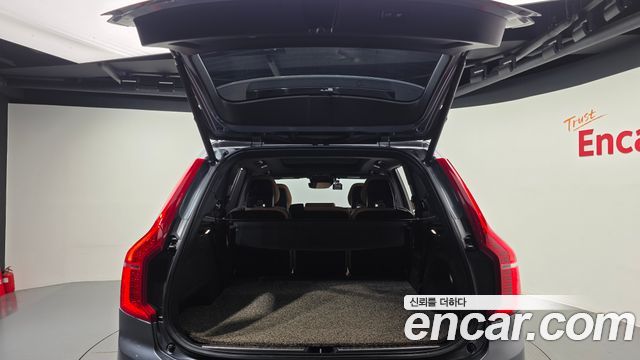 Volvo XC90 2018 — photo 26