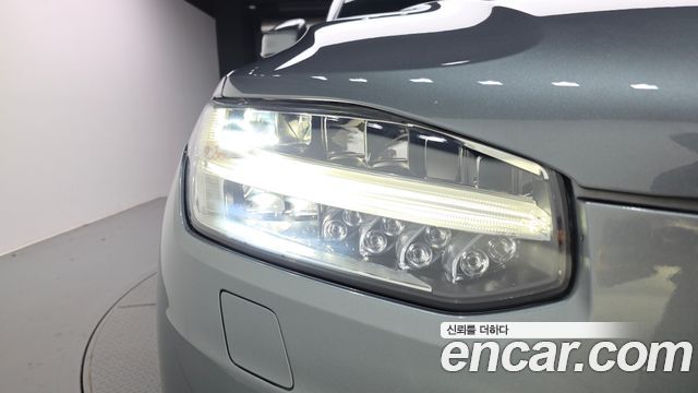 Volvo XC90 2018 — photo 8