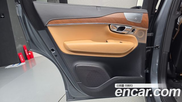 Volvo XC90 2018 — photo 15