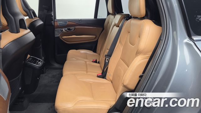 Volvo XC90 2018 — photo 16