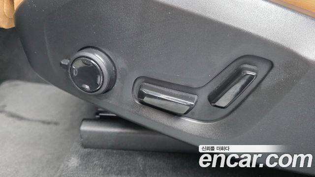 Volvo XC90 2018 — photo 33
