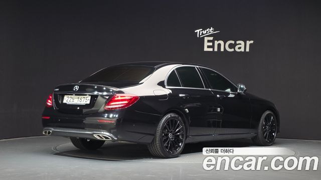 Mercedes-Benz E-Class 2019 — photo 2