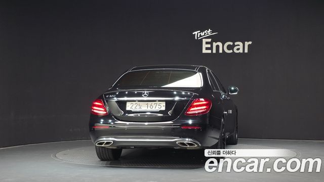 Mercedes-Benz E-Class 2019 — photo 4