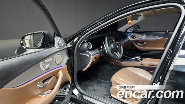 Mercedes-Benz E-Class 2019 — photo 13