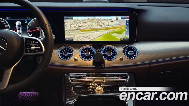 Mercedes-Benz E-Class 2019 — photo 20