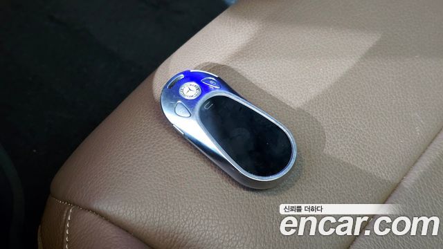 Mercedes-Benz E-Class 2019 — photo 23