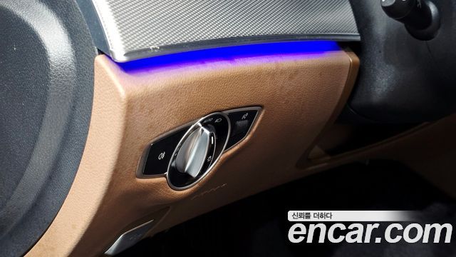 Mercedes-Benz E-Class 2019 — photo 26