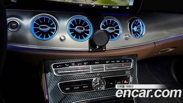 Mercedes-Benz E-Class 2019 — photo 30