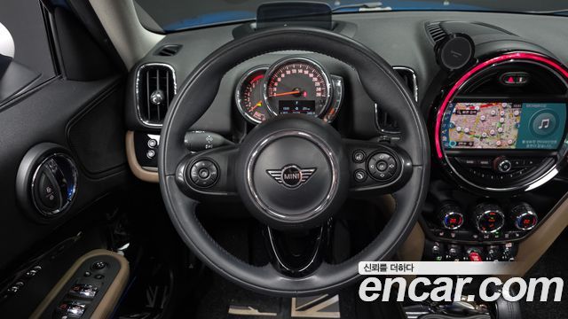 Mini Countryman 2019 — photo 19