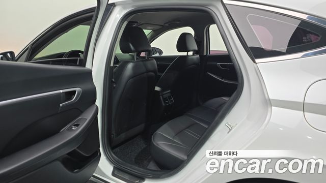 Hyundai Sonata 2021 — photo 17