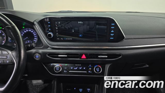 Hyundai Sonata 2021 — photo 19