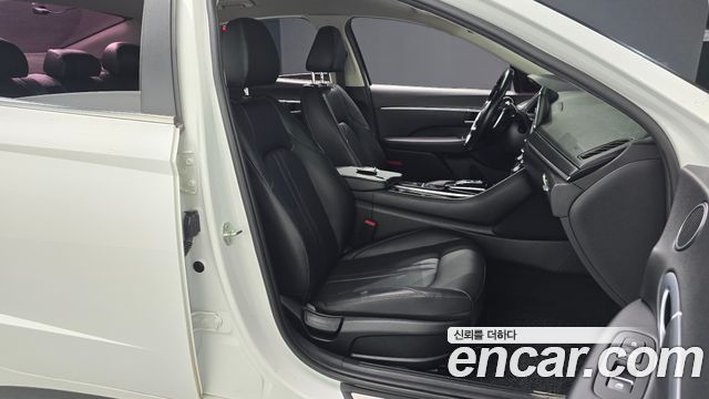 Hyundai Sonata 2021 — photo 16