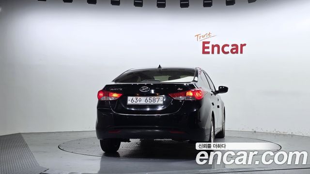 Hyundai AVANTE 2014 — photo 4