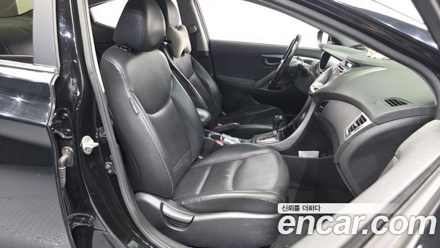 Hyundai AVANTE 2014 — photo 11