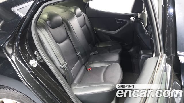 Hyundai AVANTE 2014 — photo 12