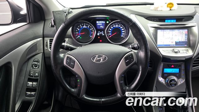 Hyundai AVANTE 2014 — photo 13