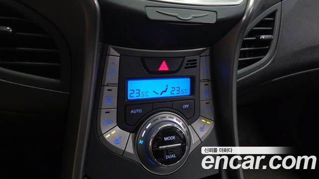 Hyundai AVANTE 2014 — photo 18
