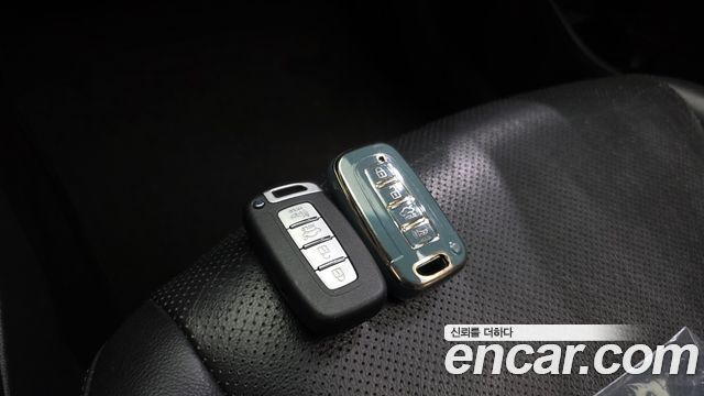 Hyundai AVANTE 2014 — photo 19