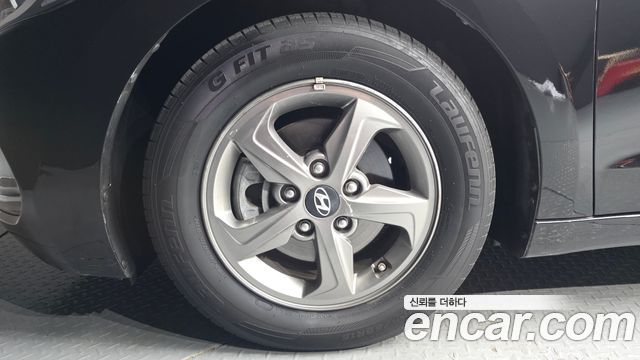 Hyundai AVANTE 2017 — photo 5