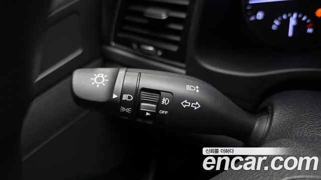 Hyundai AVANTE 2017 — photo 17