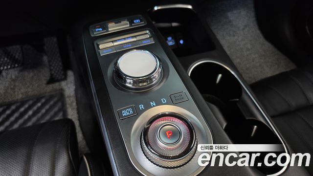 Genesis GV70 2021 — photo 12