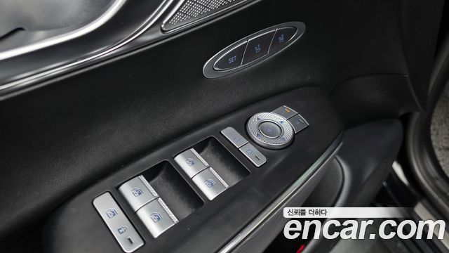 Genesis GV70 2021 — photo 28