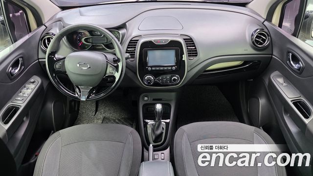 Renault Korea QM3 2017 — photo 10