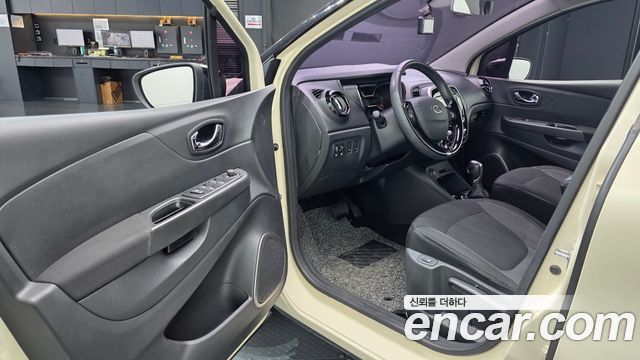 Renault Korea QM3 2017 — photo 13