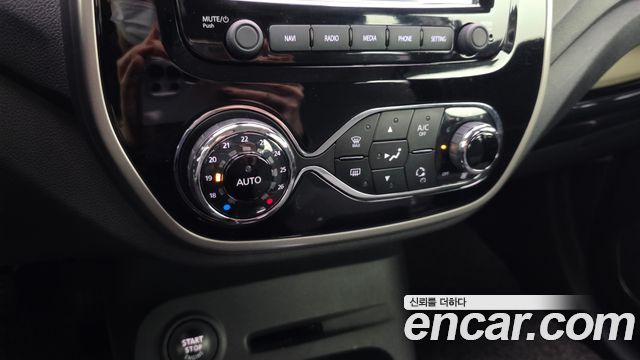 Renault Korea QM3 2017 — photo 22