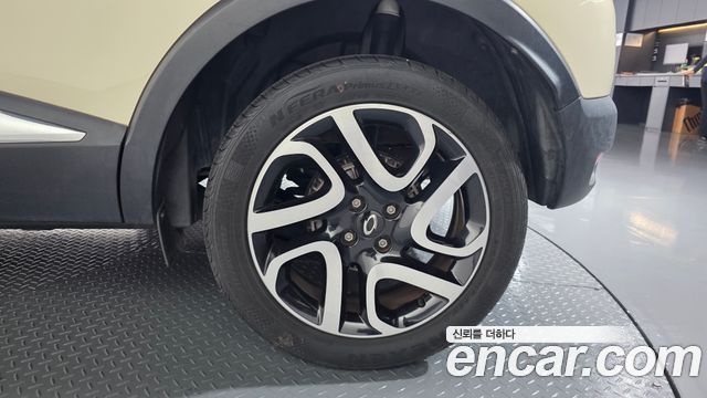 Renault Korea QM3 2017 — photo 7