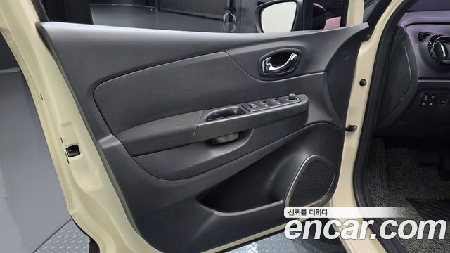 Renault Korea QM3 2017 — photo 14