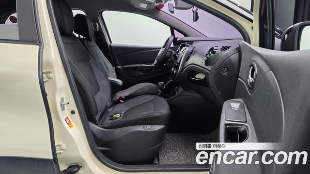 Renault Korea QM3 2017 — photo 16