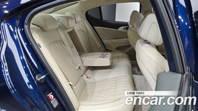 Genesis G70 2019 — photo 17