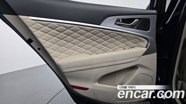 Genesis G70 2019 — photo 15