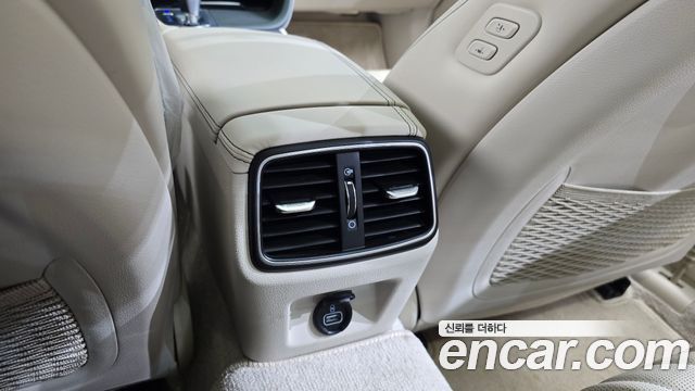 Genesis G70 2019 — photo 33