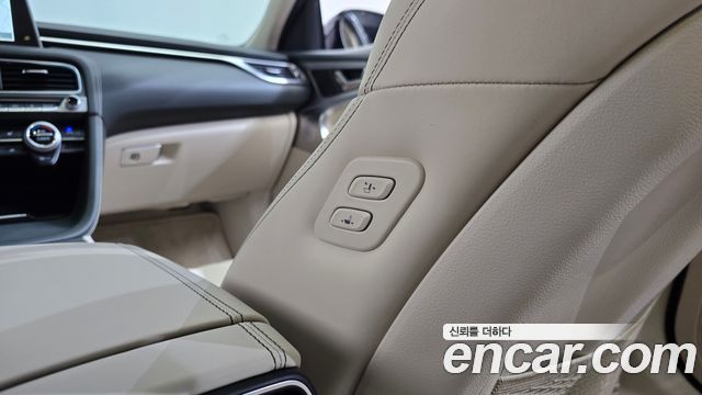 Genesis G70 2019 — photo 34