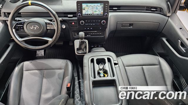 Hyundai Staria 2023 — photo 7
