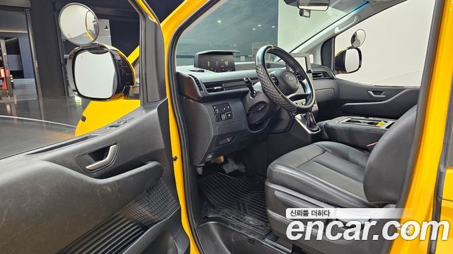 Hyundai Staria 2023 — photo 10