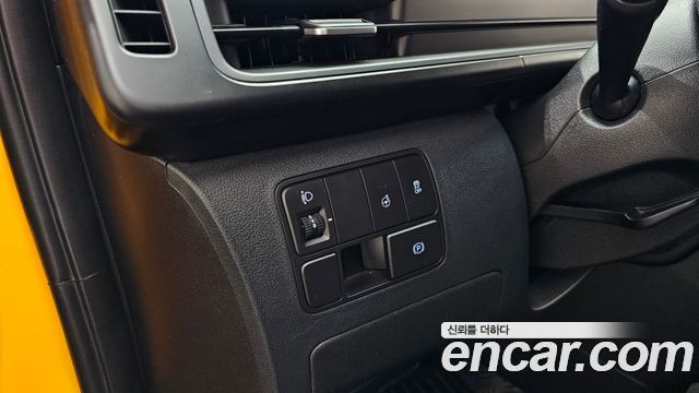 Hyundai Staria 2023 — photo 16