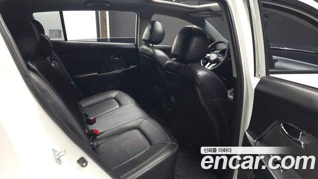 Kia Sportage 2011 — photo 12